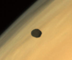 Mars Orbiter spies Phobos in front of Red Planet